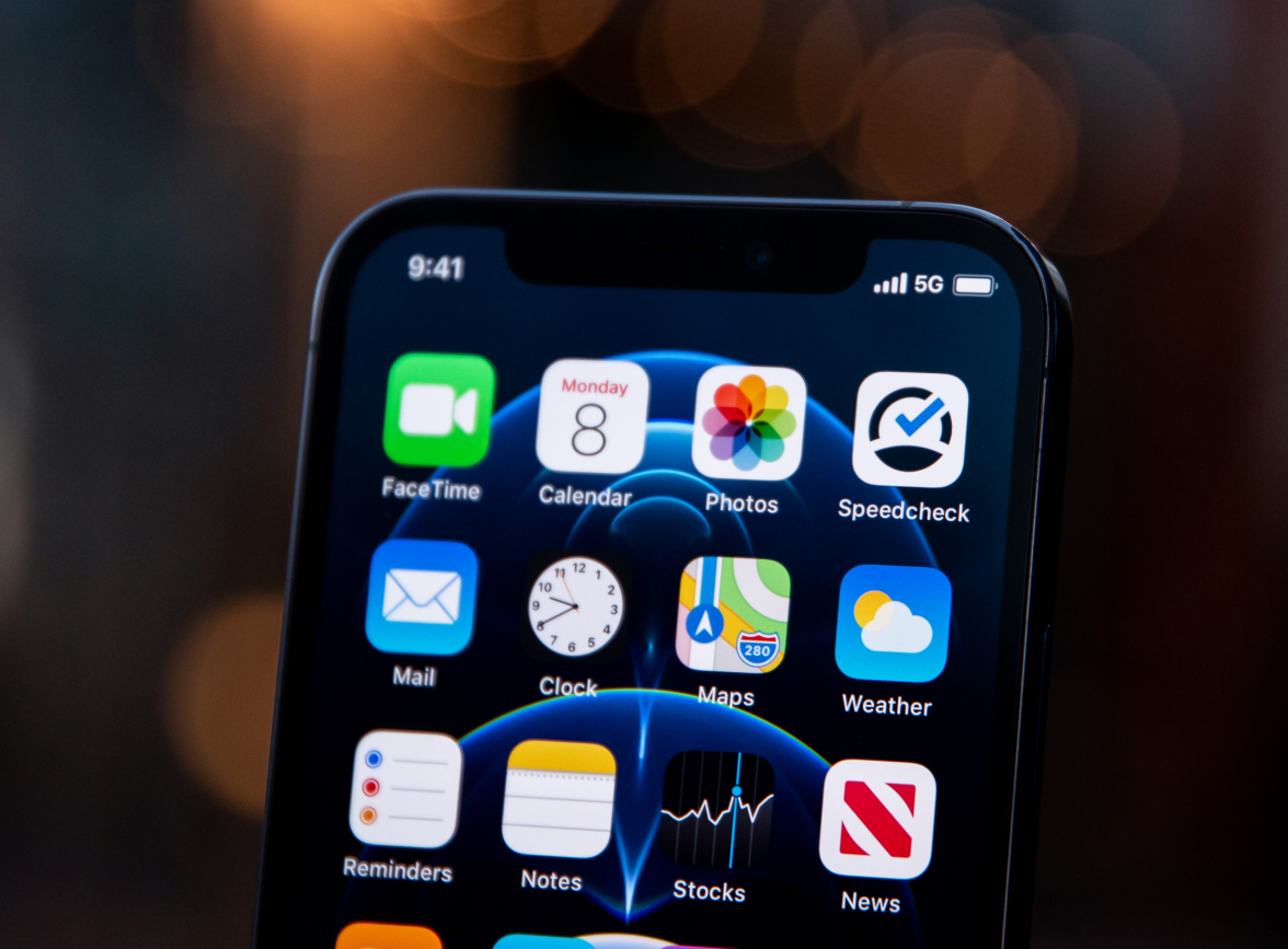 龙湾苹果手机维修分享为什么 iPhone 12 在冬季会自动关机 